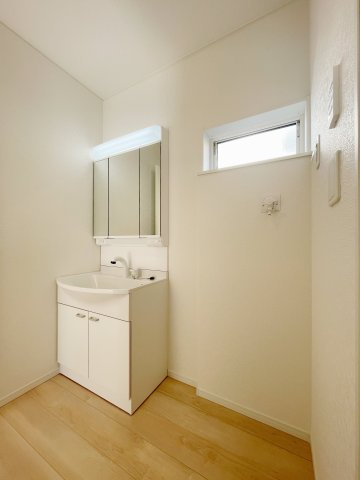 新築戸建・建売　大田原市薄葉　制震+耐震　薄葉小・野崎中の洋室|※同社施工例