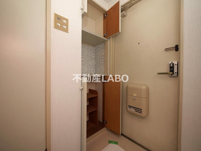 ミタカホーム8番の玄関