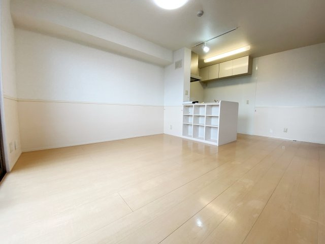 ガーデンヒルズ（笹目）の居間・リビング|別号室の参考写真です。