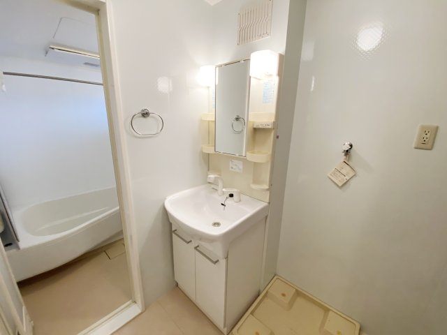 ガーデンヒルズ（笹目）の洗面所|別号室の参考写真です。