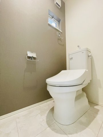 中古戸建　上尾市愛宕３丁目のトイレ|1F・2F　トイレ