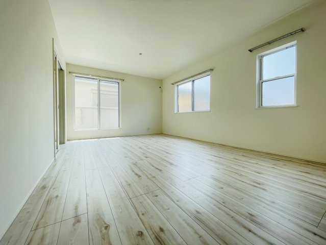 中古戸建　上尾市愛宕３丁目の居間・リビング|2F:リビング17.1帖！
2FにLDKを配してるので開放感たっぷり♪