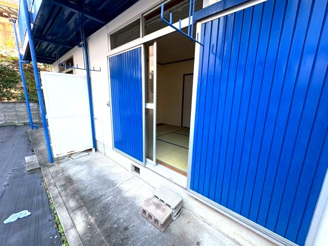 ブルースカイハイツB棟のバルコニー
