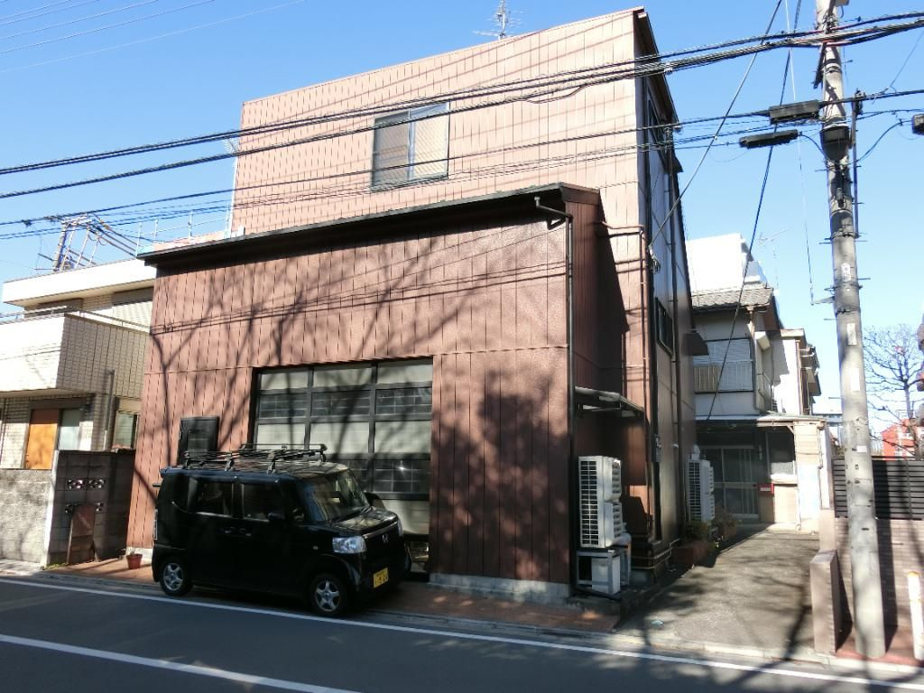 板橋区小茂根２丁目のビルの外観