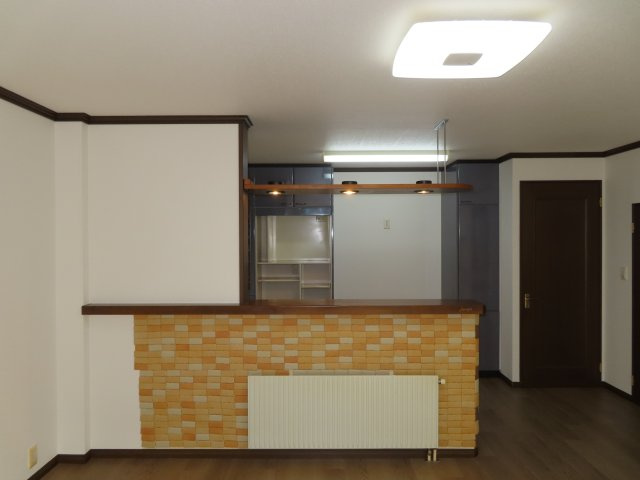 【居間・リビング】 | 網走市字二ツ岩１８番地１７、１８番地４８　中古売家 外土地１筆　