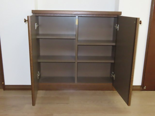 【居間・リビング】 | 網走市字二ツ岩１８番地１７、１８番地４８　中古売家 外土地１筆　 | 収納