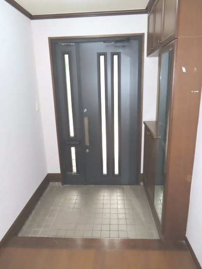 【玄関】 | 網走市字二ツ岩１８番地１７、１８番地４８　中古売家 外土地１筆　 | 玄関内部です。