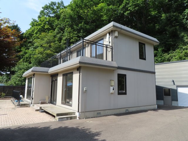 【外観】 | 網走市字二ツ岩１８番地１７、１８番地４８　中古売家 外土地１筆　 | 南東側外観です。