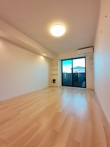 Ｙ’ｓアビタシオン青柳の内装|明るい室内です