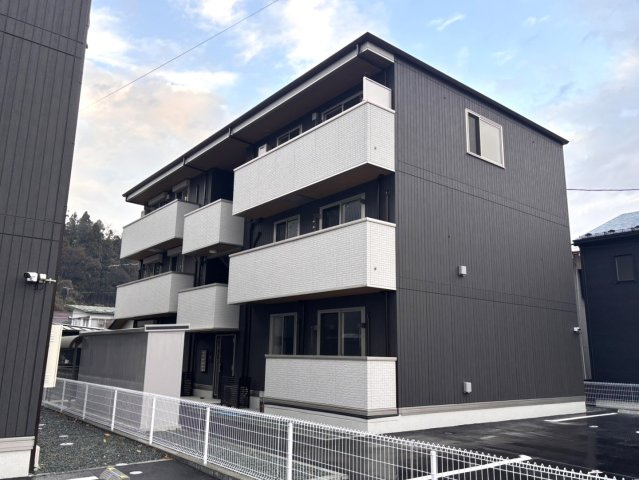 ラ・ペルラ下北沢