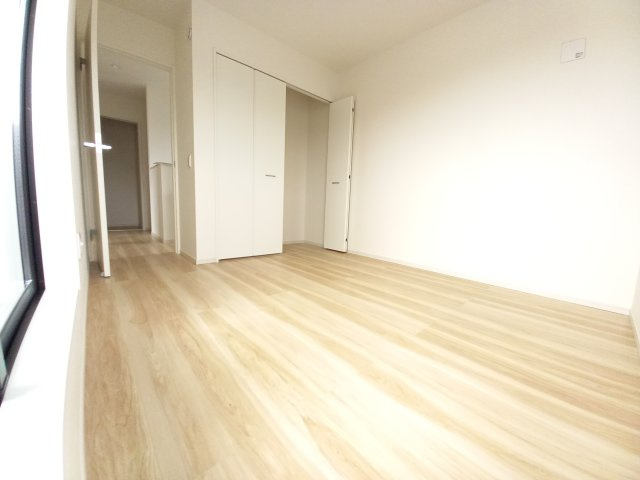 水戸市河和田11期の洋室|洋室の写真です。フローリングの部屋は家具やインテリアともマッチしてお洒落感が出やすく身の周りの整理がしやすく魅力的です～♪