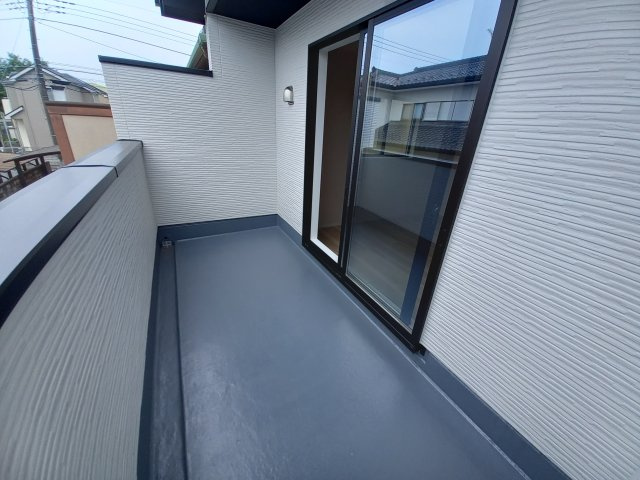 水戸市河和田11期のバルコニー|お洗濯にも便利な広々バルコニー