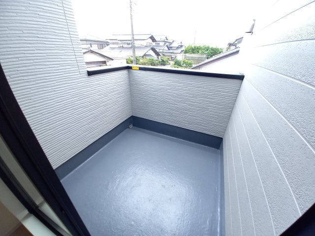 水戸市河和田11期のバルコニー|暖かな日差しのふりそそぐバルコニー