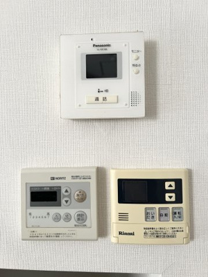 【設備】 | 逗子小坪2丁目戸建 | TVモニターインターホン・温水床暖房・追い焚き機能パネル