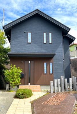 【外観】 | 逗子小坪2丁目戸建 | 2011年築☆
専有98.32㎡、3SLDKの広々とした戸建です。