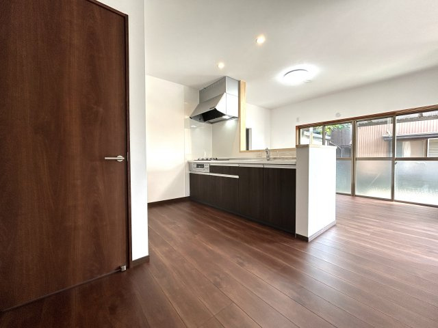 高知市十津５丁目　中古戸建ての居間・リビング