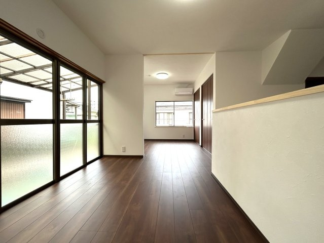 高知市十津５丁目　中古戸建ての居間・リビング