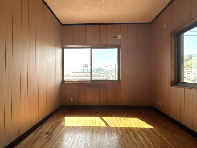 高知市十津５丁目　中古戸建ての洋室