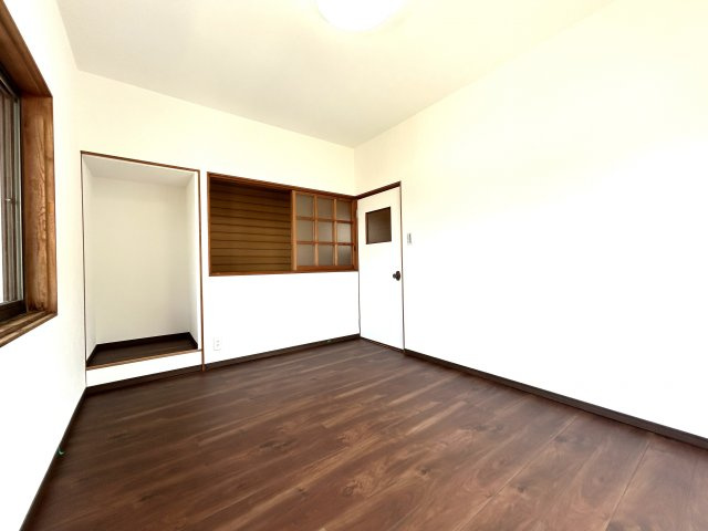 高知市十津５丁目　中古戸建ての洋室