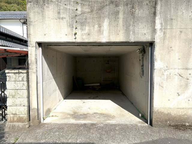 高知市十津５丁目　中古戸建ての駐車場