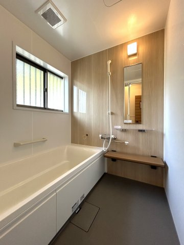 高知市十津５丁目　中古戸建ての浴室