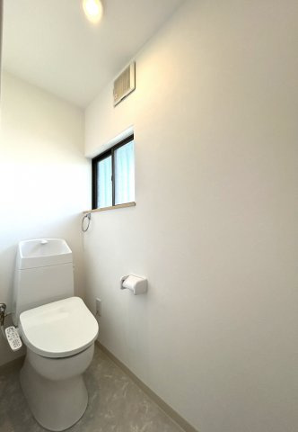 高知市十津５丁目　中古戸建てのトイレ