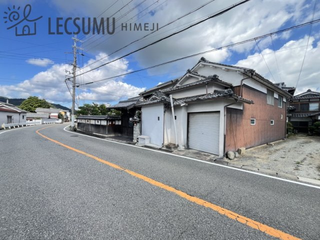 姫路市豊富町豊富/中古戸建の前面道路含む現地写真
