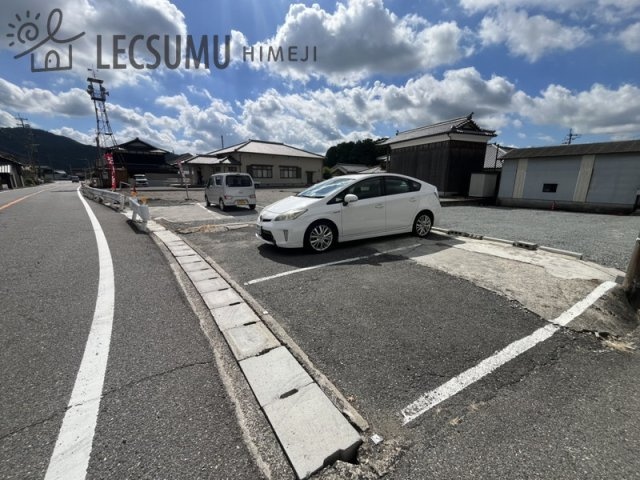 姫路市豊富町豊富/中古戸建の駐車場