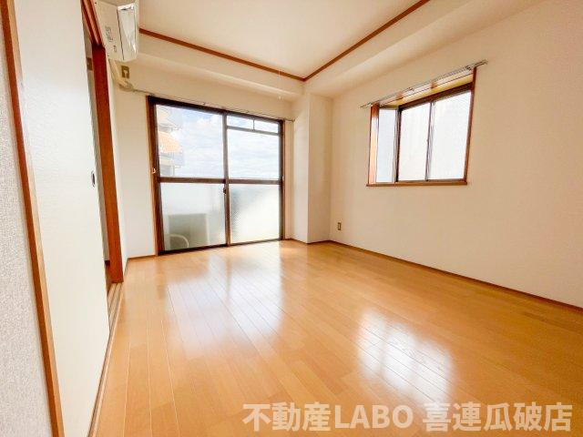 ミタカホーム8番の洋室