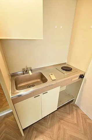 【大阪府】大阪市浪速区　一棟売マンションのキッチン