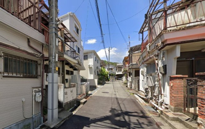 【前面道路含む現地写真】 | 川西市霞ケ丘2丁目　中古戸建