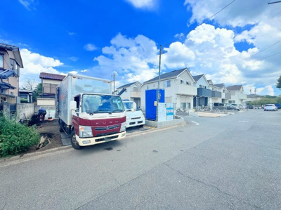 【前面道路含む現地写真】 | ◆◇横浜市瀬谷区南瀬谷一丁目　新築戸建て◇◆ | ◆子育て世代のスタッフもいますので、お客様目線での物件選び、ご提案が可能です。お問い合わせいただきました物件以外も多数ご紹介させていただきます。