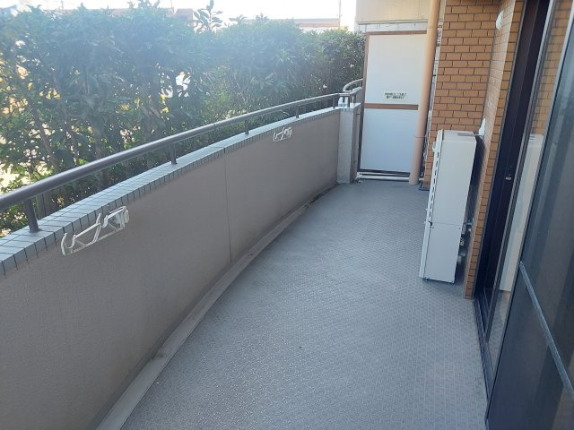 ダイアパレス宝塚クオリテージ2のバルコニー|東側バルコニー