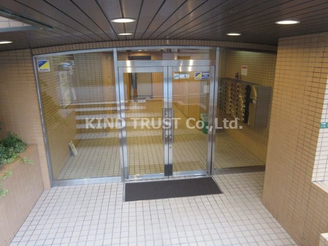 クーランデール天神橋のエントランス|建物の内部です