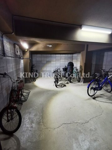 クーランデール天神橋のその他|屋根付き駐輪場です