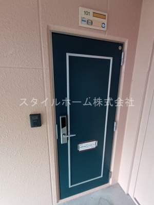 【玄関】 | サンヒルズ鷹丘Ｃ