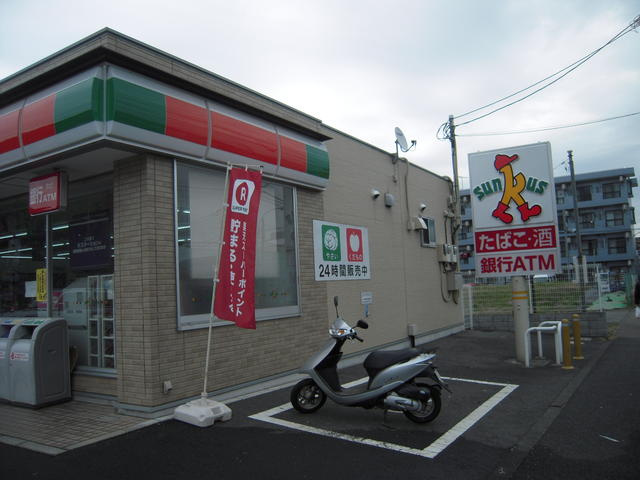 現在はファミリーマートまで289m