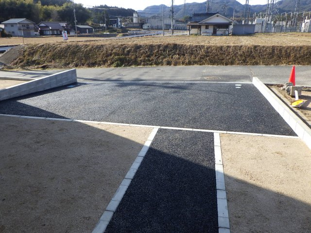 新築戸建　北広島町今田（No.4／No.4）の駐車場