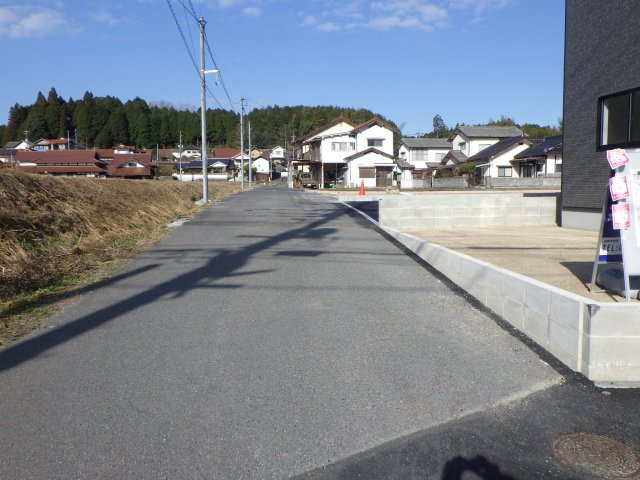 新築戸建　北広島町今田（No.2／No.4）の前面道路含む現地写真
