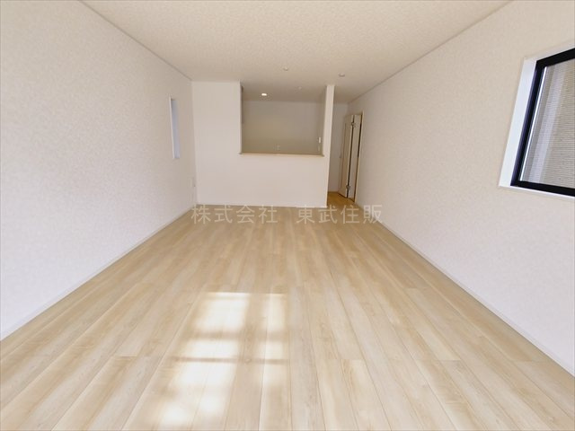 【居間・リビング】 | 志木市中宗岡第30　全4棟　3号棟 | リビング