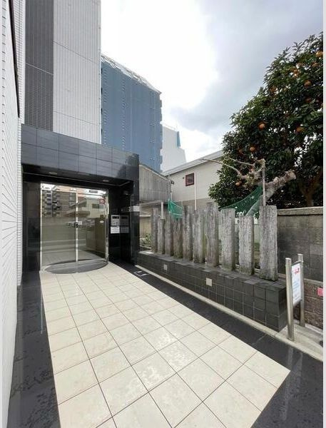 S-FORT江坂Fioreのエントランス