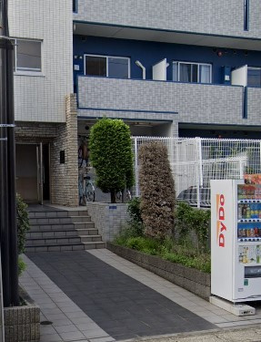 エマーレ舞浜のエントランス