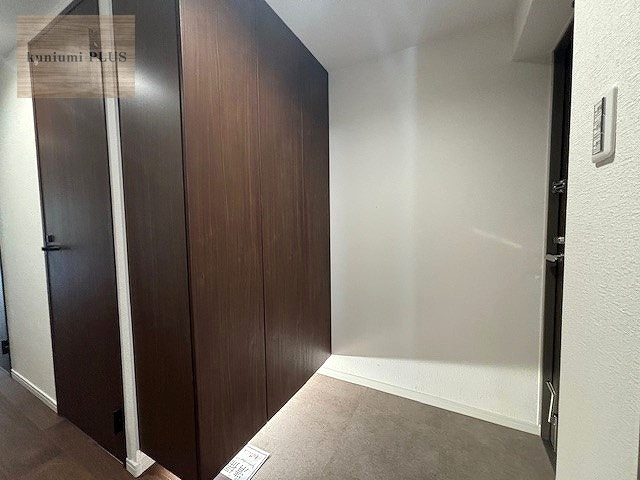 ステイツ城東グランプレイスの玄関