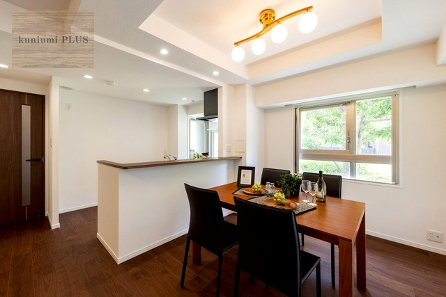 ステイツ城東グランプレイスの居間・リビング