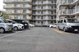 【駐車場】 | バイク置き場。空き区画の有無や駐輪料金、サイズおよび排気量規定などについては、改めてお問い合わせください。～即日のご見学可能～　お問合せはお気軽にどうぞ。
