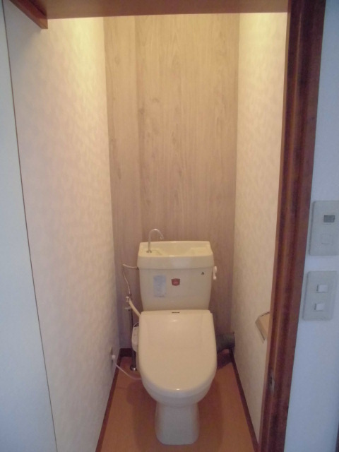 メゾンイシザカのトイレ|コンパクトで使いやすいトイレです