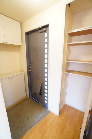 クレセントAの玄関|落ち着いた玄関です