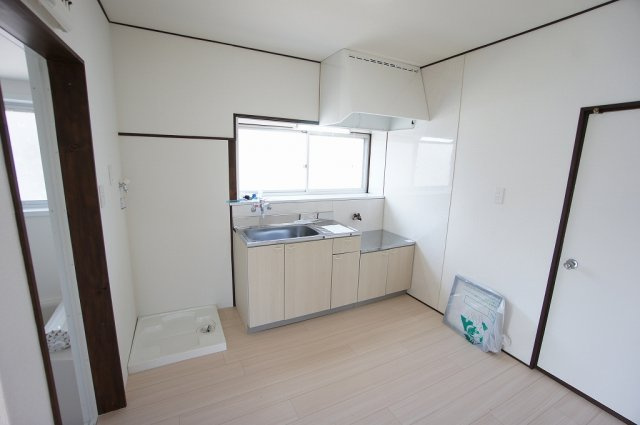 江田町一戸建のキッチン|きれいなキッチンです