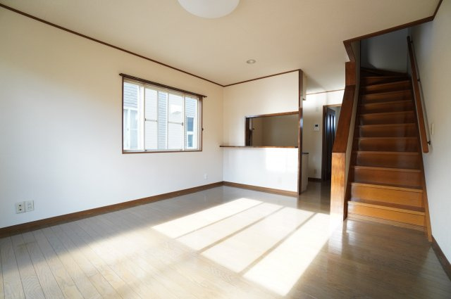 ツツミハイツの居間・リビング|こちらの居間で趣味の時間をお楽しみください