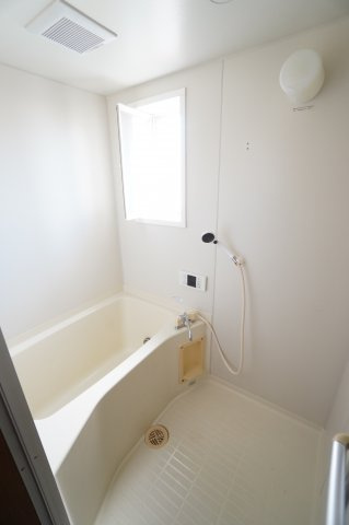 ツツミハイツの浴室|コンパクトで使いやすいお風呂です
